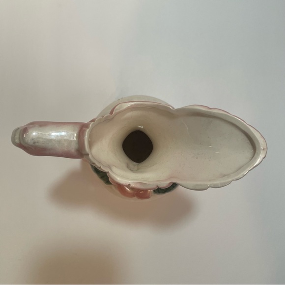 Vintage small irredentist pink pitcher vase 3D floral design - Picture 2 of 14